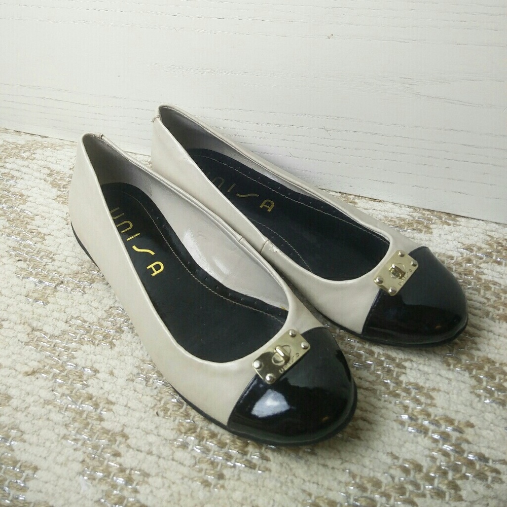 Black and Nude Flats