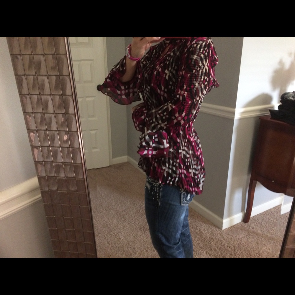 A fun top!  Essentials by Milano w/ruffle sleeve