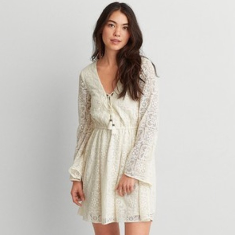 SALE! AEO white lace bell sleeved dress