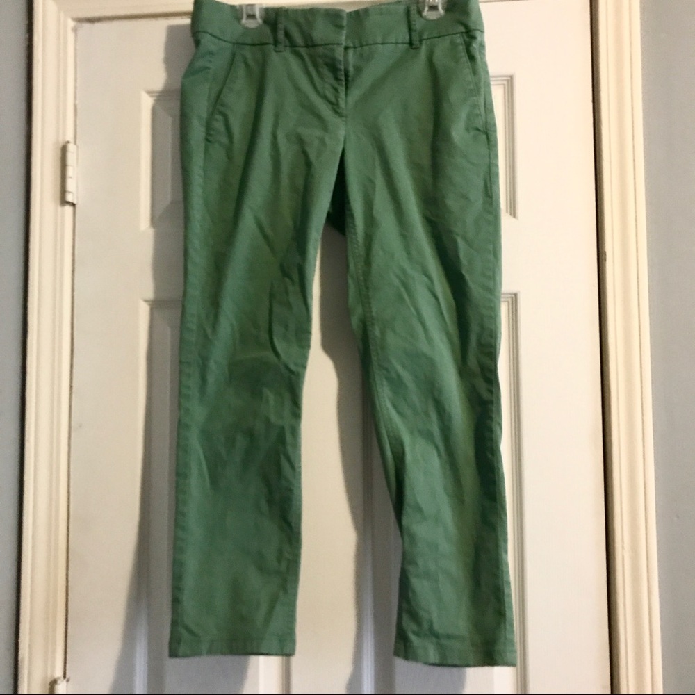 Loft cropped chino pant in green