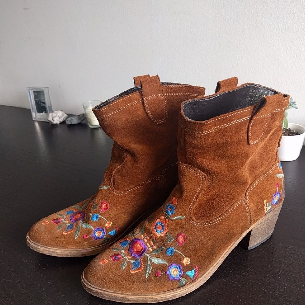 Size 7.5  Embroidered Suede Ankle Boots