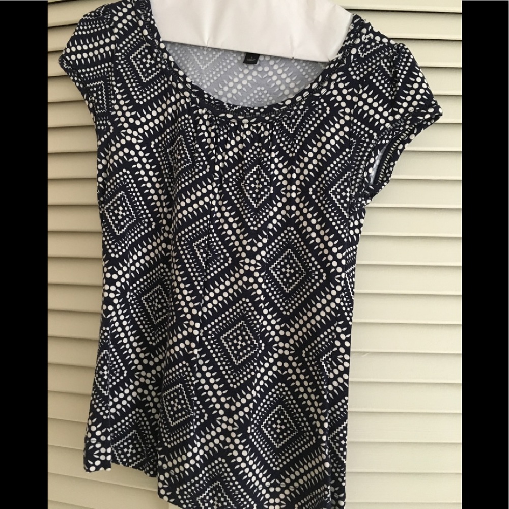 Banana Republic navy and white tee