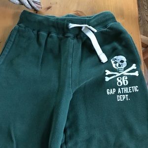 Green Gapkids sweatpants