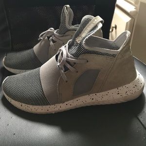 Adidas tubular defiant w