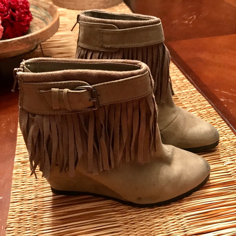 Taupe oil finish suede Booties
