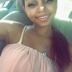 Meet your Posher, Riah