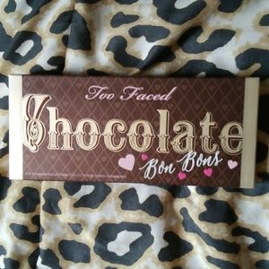 Too faced chocolate bon bon pallett
