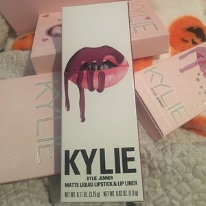 KYLIE COSMETICS SPICE LIP KIT!!