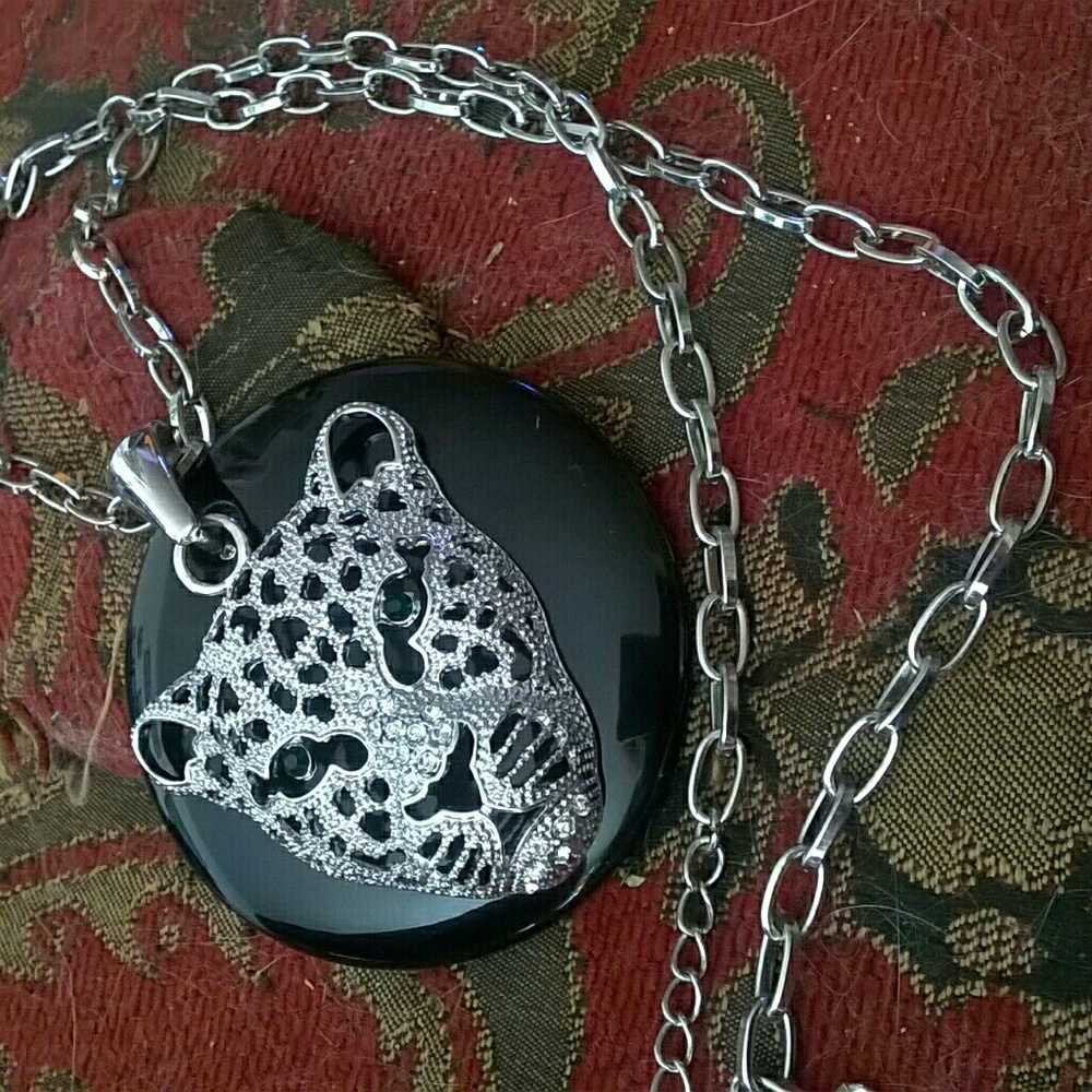 Adrienne Arpel Pendant Necklace NWOT