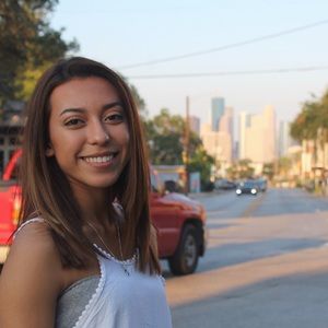 Meet your Posher, Alexis