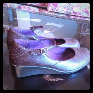 Vionic women's shoes size 8.5M