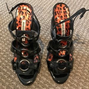 manolo blahnik patent leather black sandal