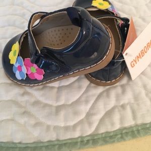 NWT- toddler Gymboree shoes size 6