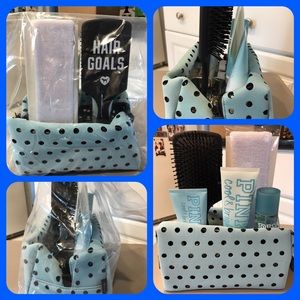 🎉🎉LAST ONE 🎉🎉BNWT VS PINK ACCESSORIES KIT