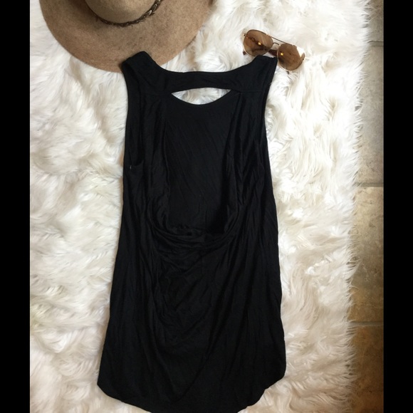 Black open back blouse tank top ✨ - Picture 2 of 4