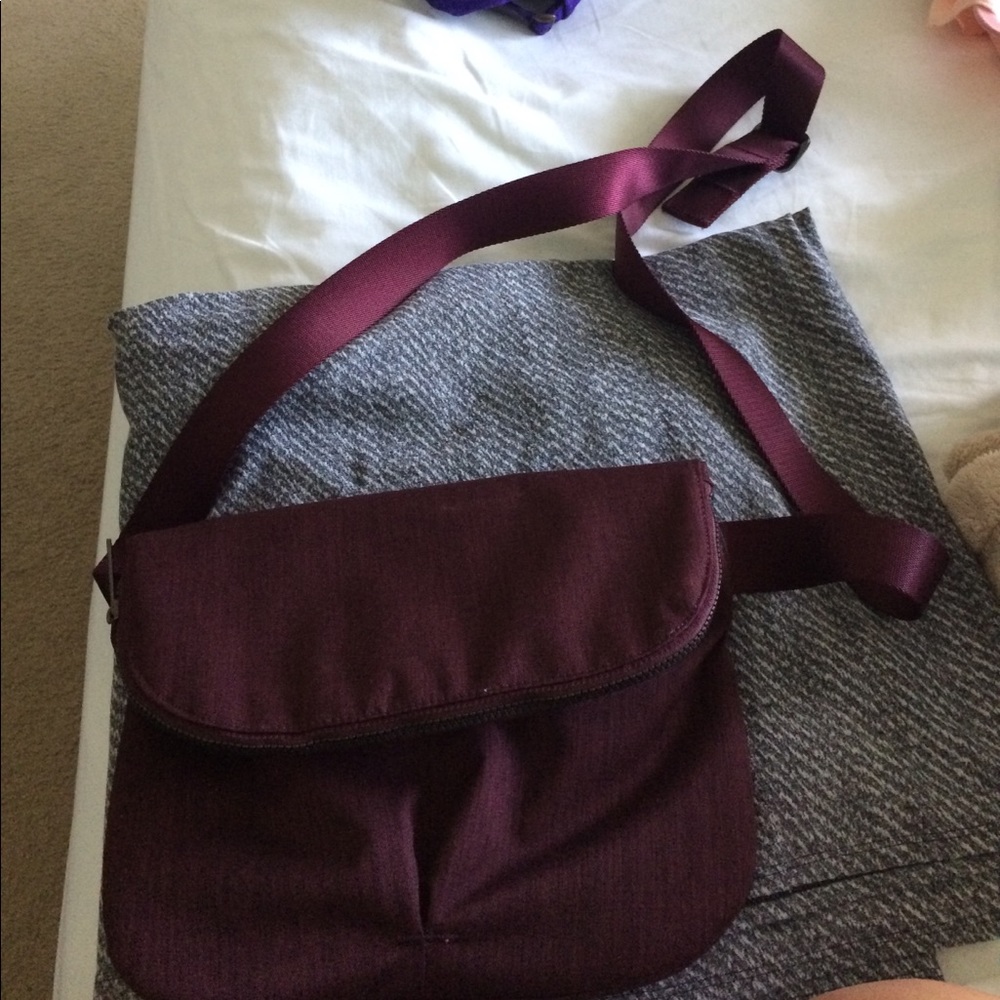 Lululemon cross body adjustable strap