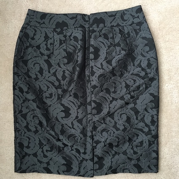 NWT* Banana Republic Pencil Skirt - Picture 2 of 5