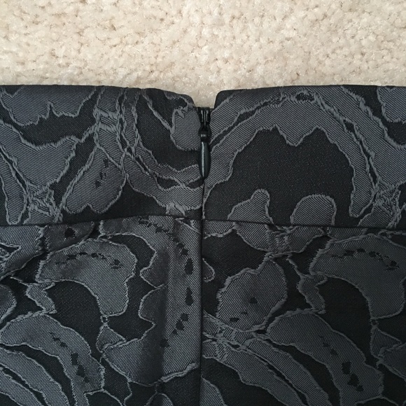 NWT* Banana Republic Pencil Skirt - Picture 3 of 5