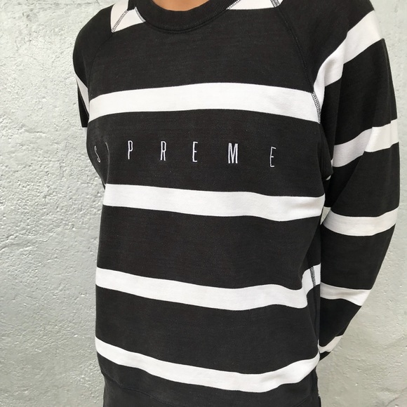 Supreme Crewneck - Picture 2 of 4