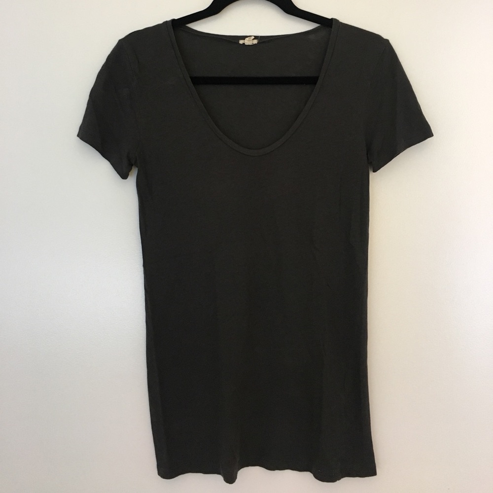 Scoop-neck T-Shirt