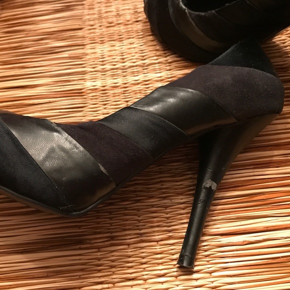 Guess Heels - Picture 7 of 7