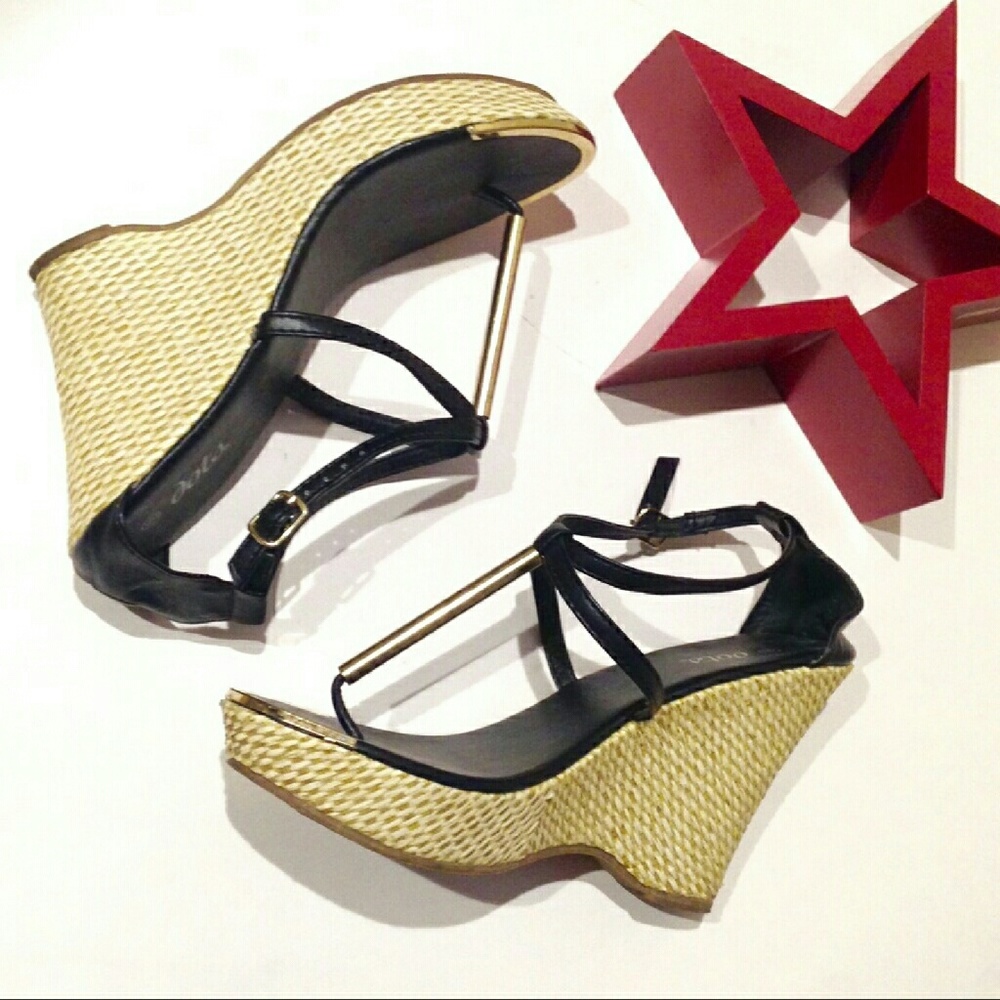 Adorable Black & Gold Wedges Size 9