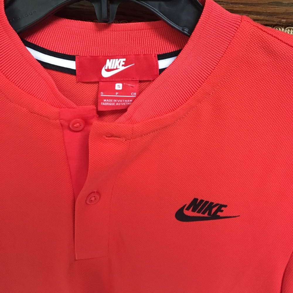 SOLDDDD NWT Nike collar polo shirt - Picture 2 of 5