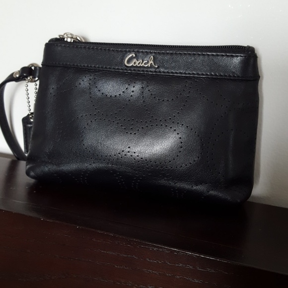 Coach Black Leather perforated "C" wristlet - Picture 1 of 5