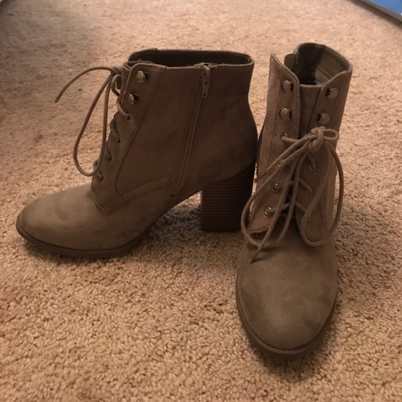 Shoes - Like new booties