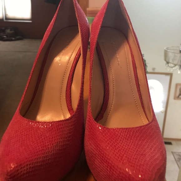 Hot Pink BCBG pink Pumps - Picture 2 of 7