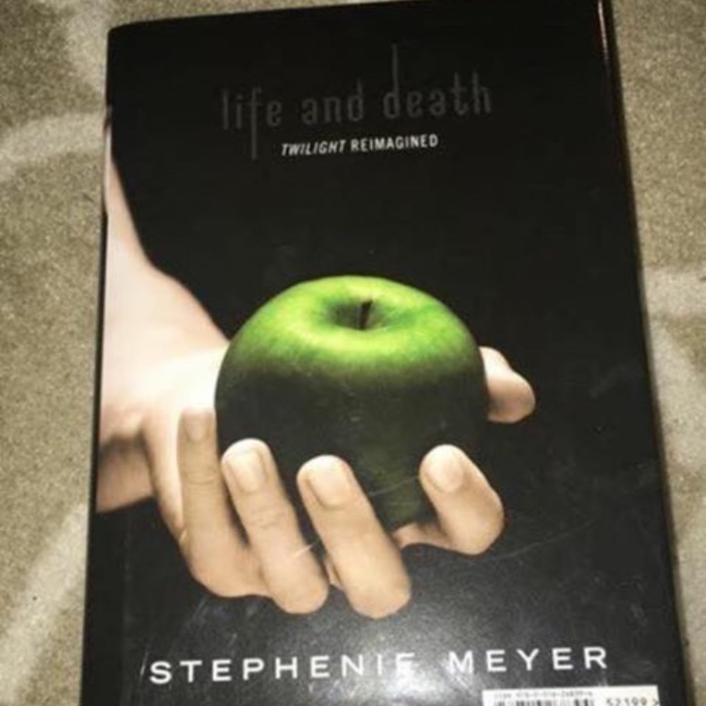Twilight reimagined hard cover book - Picture 1 of 1