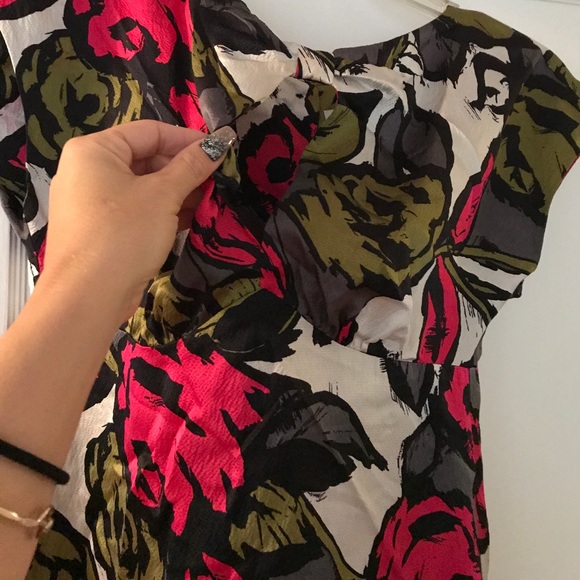 Trina Turk shortsleeve open chest, sayin blouse - Picture 3 of 4