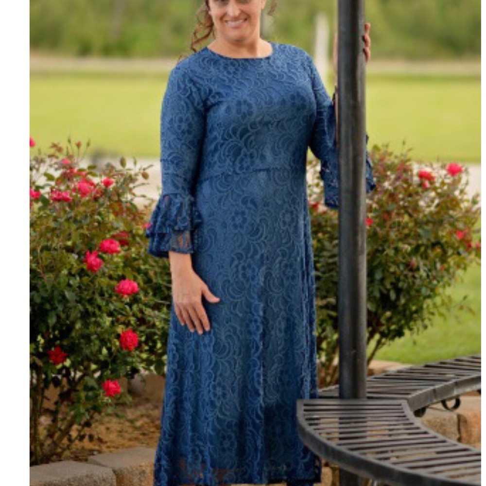 Dress like an angle Blue lace dress