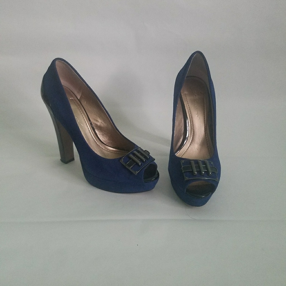 CLOSET SALE BCBG Navy Blue and Black Chunck Heel
