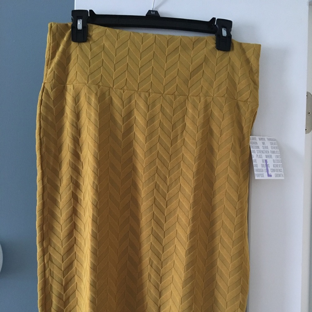 LuLaRoe Cassie - L