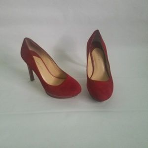 CLOSET SALE Gianni Bini Red Pumps