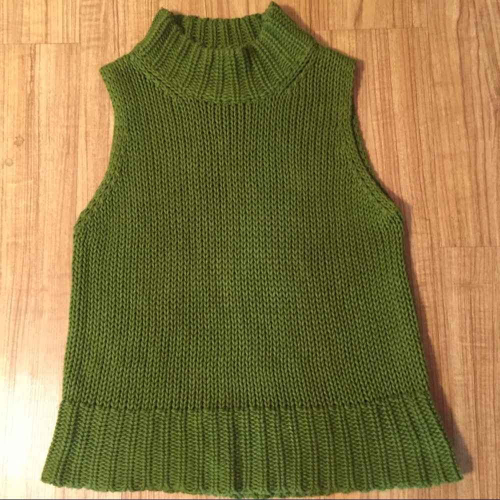 ❤️SALE❤️ Express Green Knit Sleeveless Turtleneck