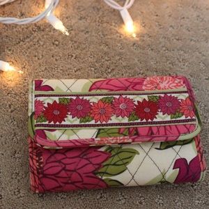 vera bradley trifold wallet