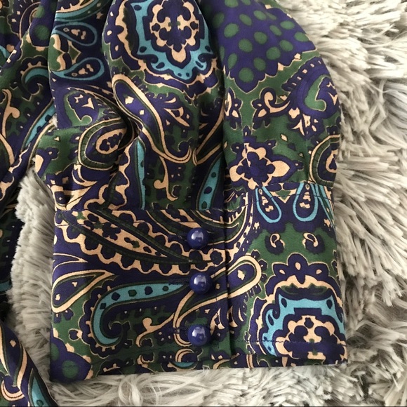 💙Silk Banana Republic blouse💙 - Picture 2 of 5