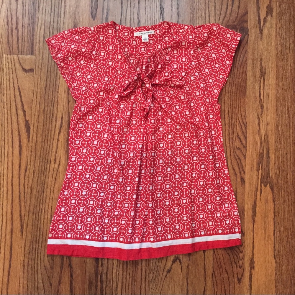Banana Republic red and white top