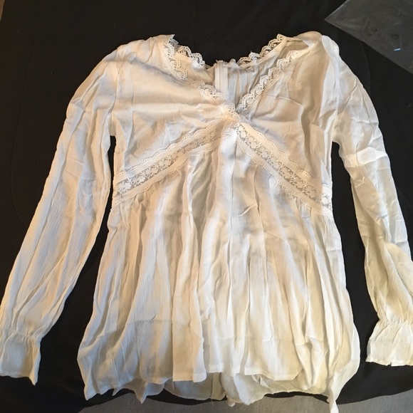 ROMWE Tops - Boho cream blouse