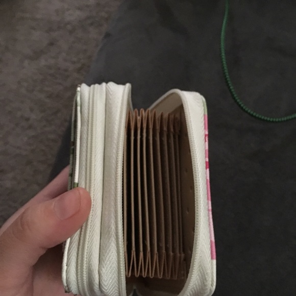 Wallet with credit card slots - Picture 2 of 2