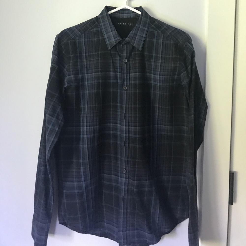 Theory button down
