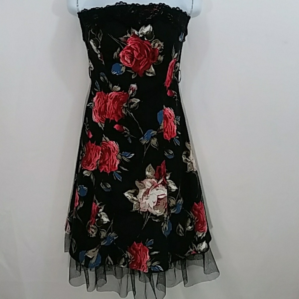 Jennifer Taylor Floral Semi-Formal dress