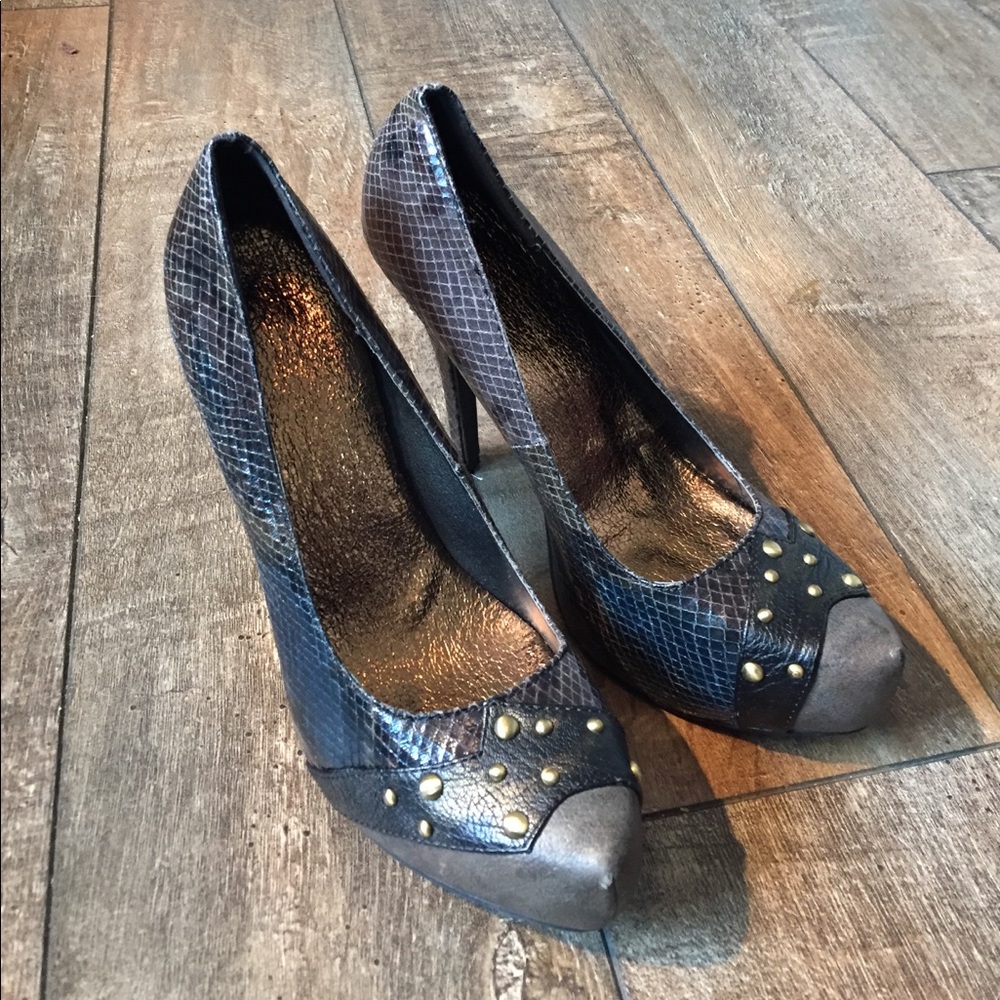 BKE "Sole" High Heel Shoes