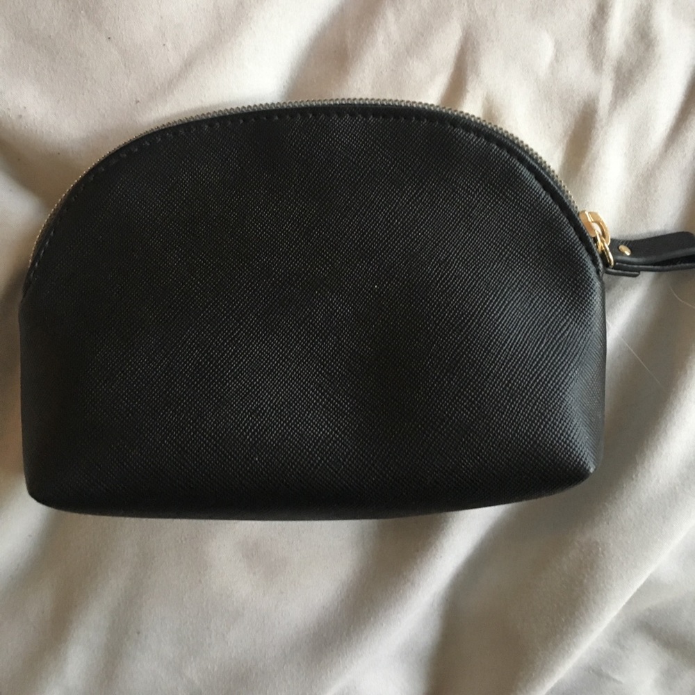 NWOT Victoria's Secret Makeup Bag - Picture 2 of 3