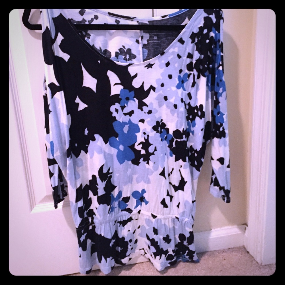 Cut out shoulders comfortable shirt
