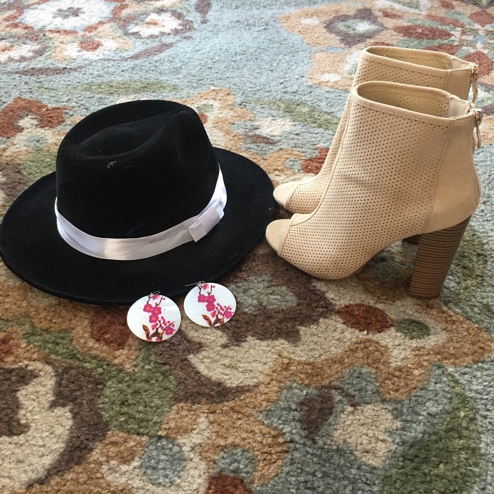 JUSTFAB Mosha Wedges.😘💄💋