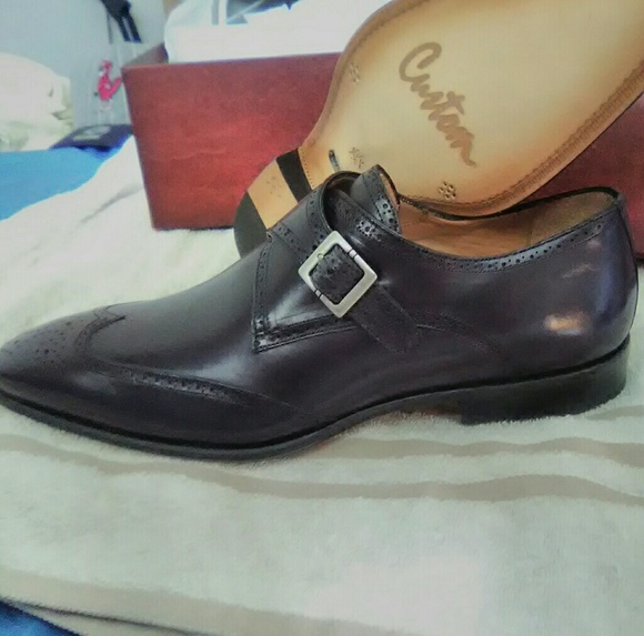 Vitoria by Mezlan Gothic style