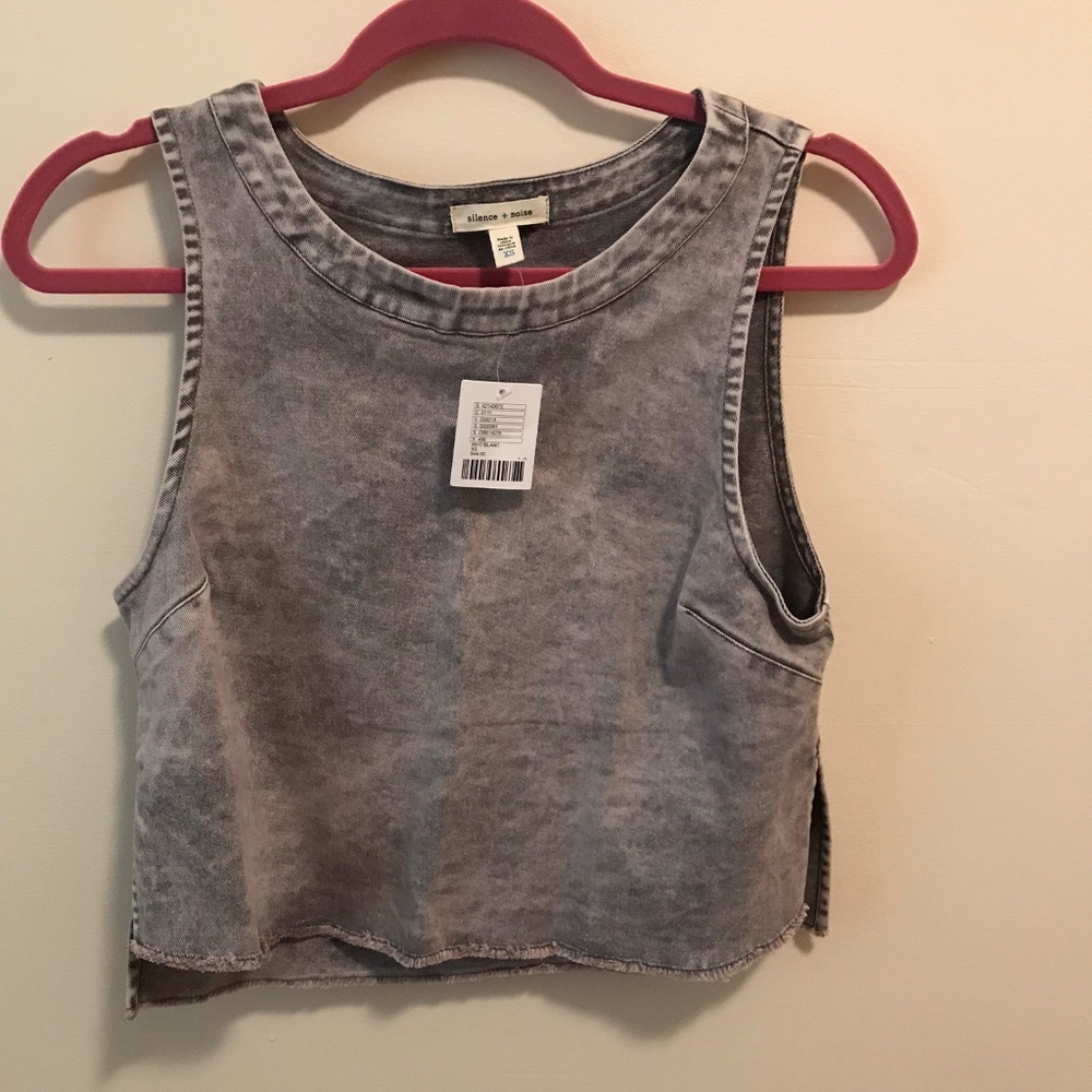 NWT Urban Sabby Frayed Hem Top - Picture 1 of 4